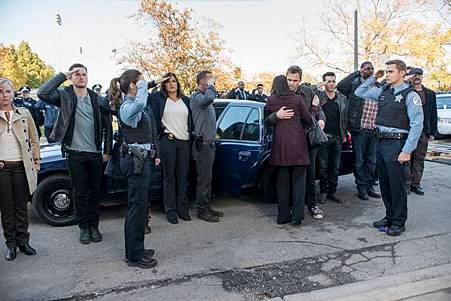 CHICAGO PD 2x7 (10).jpg