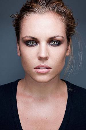 agnes_bruckner.jpg