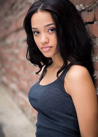 Kiersey Clemons