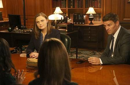 Bones10x17-18 (6).jpg