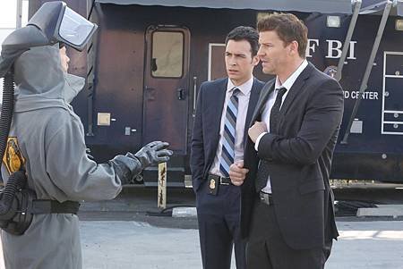 Bones10x17-18 (11).jpg