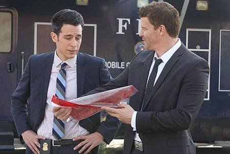 Bones10x17-18 (12).jpg