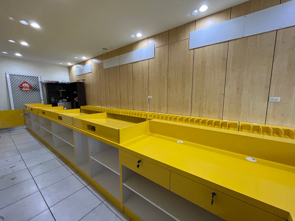 裝潢後店面右側