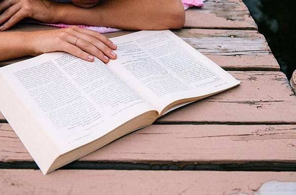 reading-on-the-dock-e1558368140732.jpg