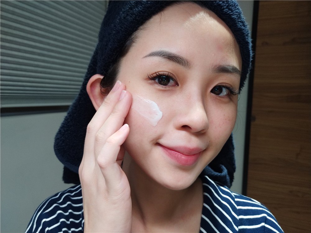 〖 保養 〗Neutrogena 露得清 A醇機能乳霜全美暢銷的AB霜原來真的好用！騙妳幹嘛？直接好用到買第二瓶送媽媽 (8).jpg