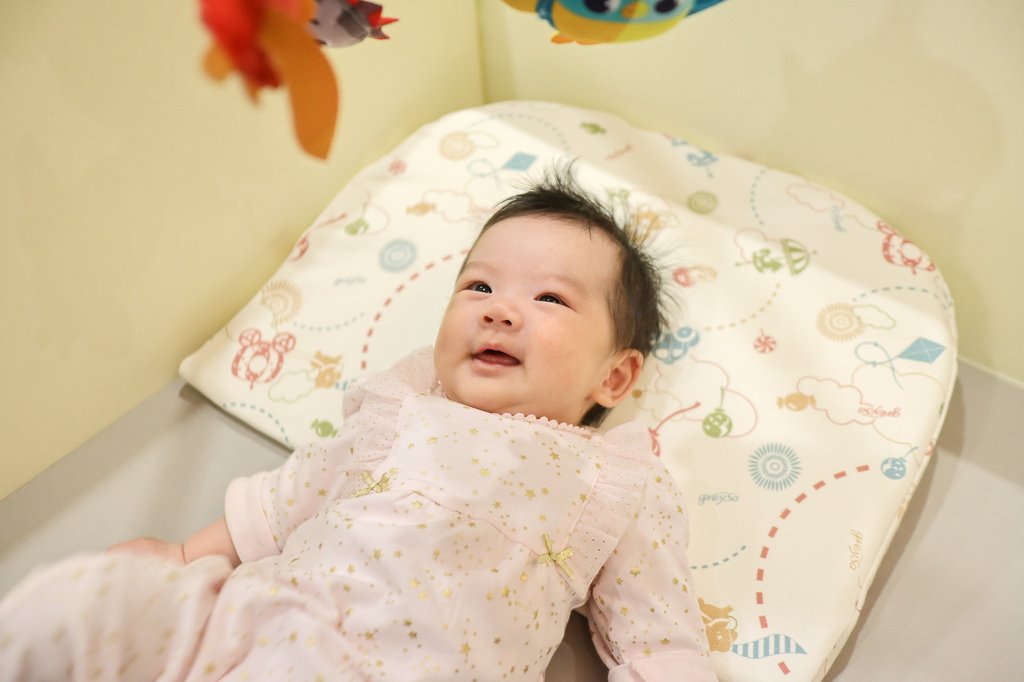 〖 母嬰枕 〗GreySa 格蕾莎 母嬰專用仰角枕 %26; 哺乳護嬰枕 照顧寶寶更輕鬆 不再媽媽手｜母嬰用品推薦 (24).jpg