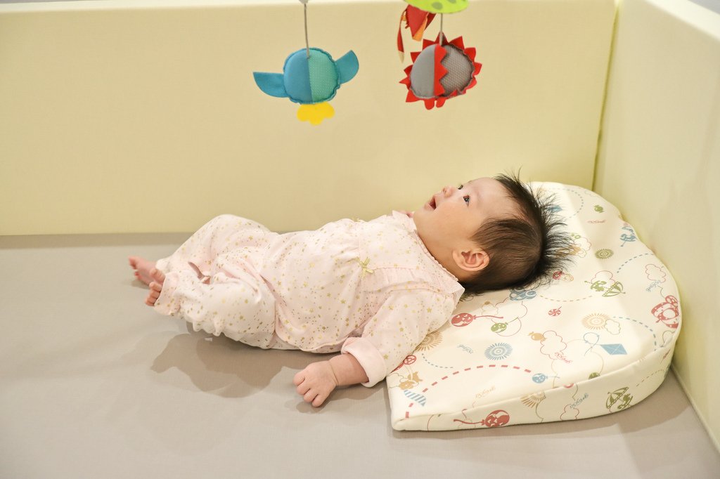 〖 母嬰枕 〗GreySa 格蕾莎 母嬰專用仰角枕 %26; 哺乳護嬰枕 照顧寶寶更輕鬆 不再媽媽手｜母嬰用品推薦 (21).jpg