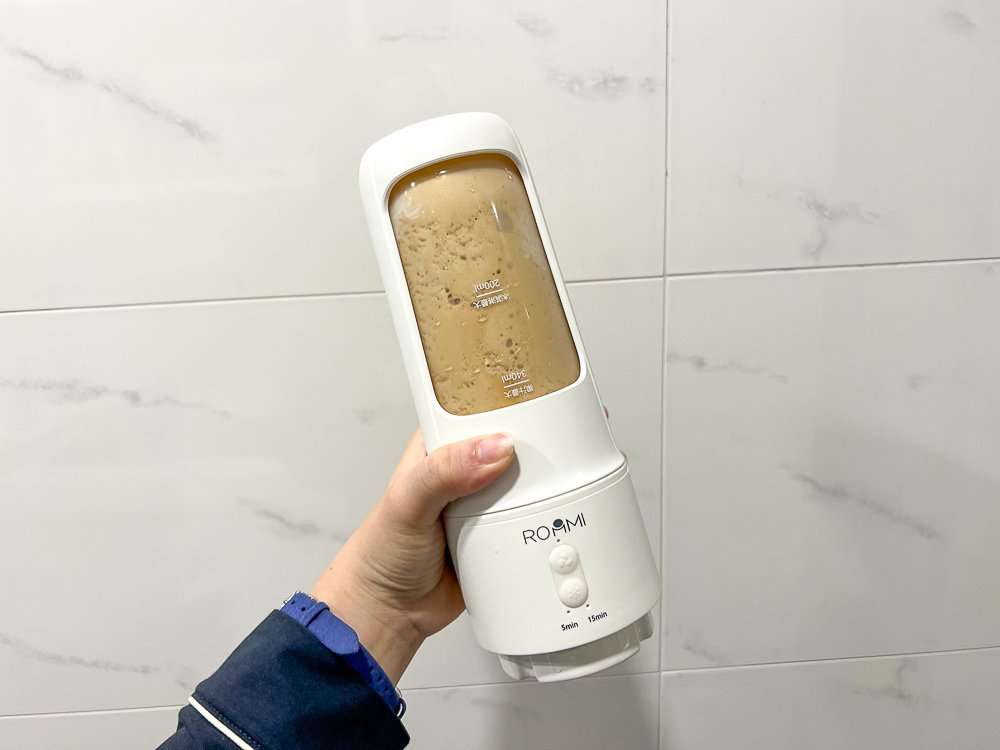 【小家電開箱】Roommi  Icy 隨行冰淇淋果汁機  在家DIY星冰樂好省錢 聯盟網聯名商品體驗 想當創作者點進來看！ (5).jpg