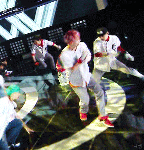 130810 MUSIC CORE.gif