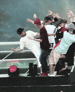 tumblr_mu3hf3Yc0K1s48x3eo2_250.gif