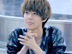 898591a2tw1dtdslyve9gg.gif