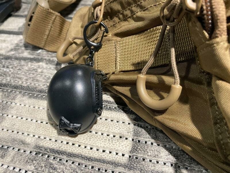 FAST 戰術 頭盔 造型 趣味吊飾 開瓶器 台北槍店 生存遊戲專賣 義勇兵.jpg