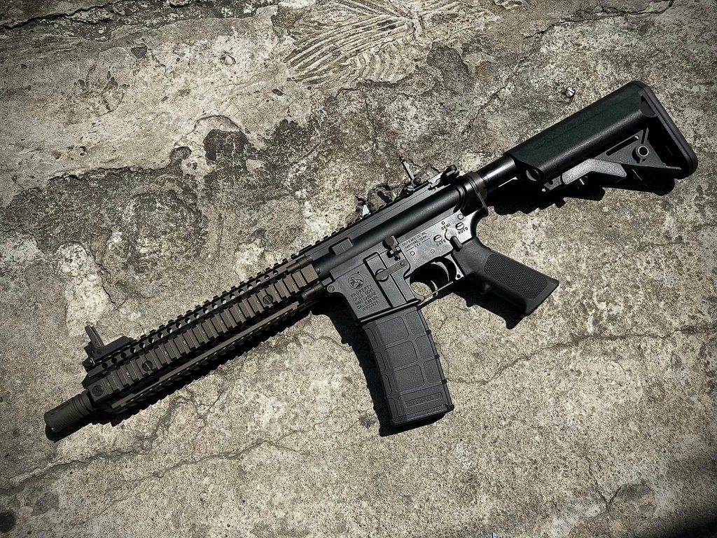 義勇兵生存遊戲專賣 -GHK Colt Daniel Defense DD Mk18雙授權刻字版 全金屬瓦斯槍 GBB.jpg