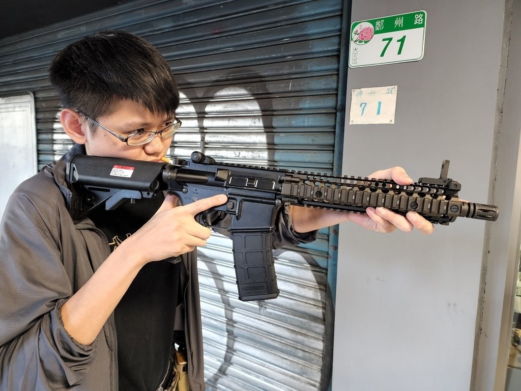 GHK Colt Daniel Defense DD Mk18 雙授權刻字版 全金屬瓦斯槍GBB 台北槍店 生存遊戲專賣 義勇兵.jpg