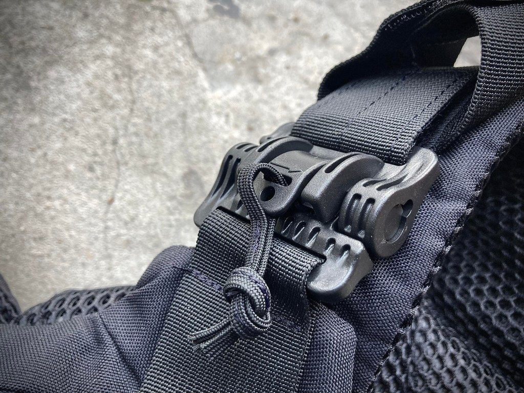 Wallnut W2 台製 戰術背心 防彈背心 類 K19 黑色 台北槍店 生存遊戲專賣 義勇兵 快拆扣.jpg