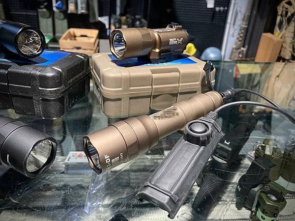 WADSN沃德森 強化版 X300U 高亮度 戰術槍燈 台北槍店 生存遊戲專賣店 義勇兵.jpg