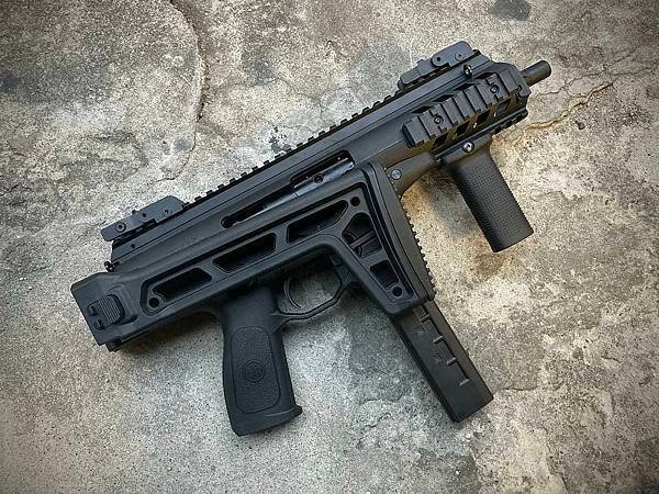 KWA UMAREX Beretta PMX 授權刻字 瓦斯衝鋒槍 GBB 義勇兵台北生存遊戲專賣 台北槍店 摺疊槍托.jpg