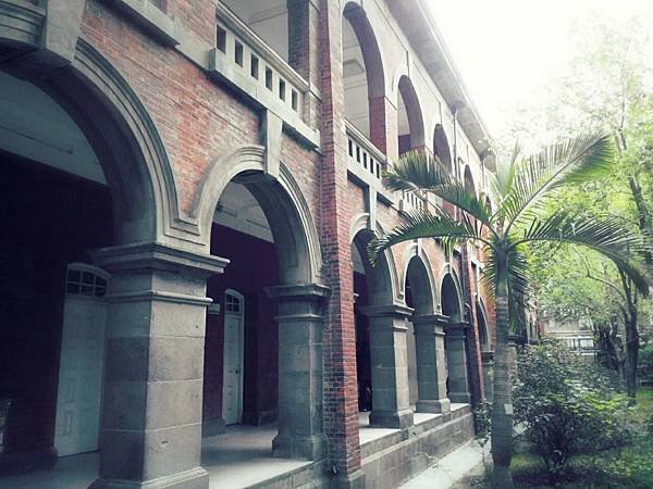 建中校園