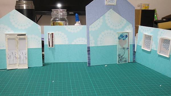模型屋　ＤＩＹ　壁紙完工