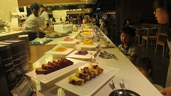 新光三越台南新生地饗食天堂下午茶.jpg