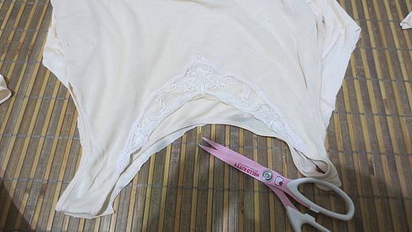 蠶絲襯裙改背心(2).jpg