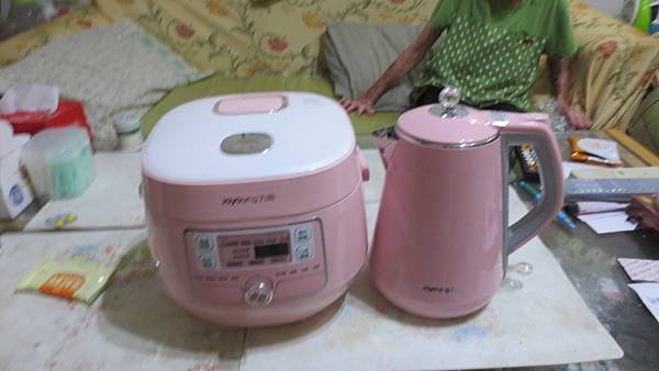 九楊  PINK 電子鍋快煮壺 (2).jpg