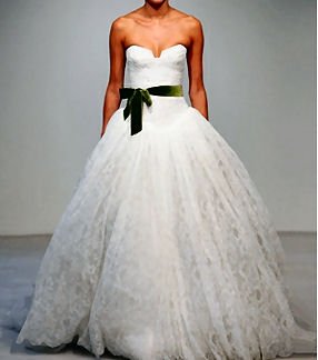 vera-wang-wedding-gown-lace-green-ribbon.jpg