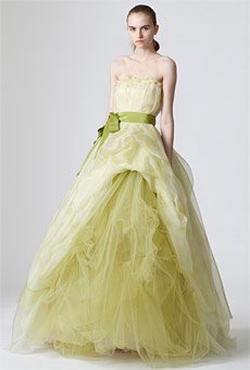 vera-wang-spring-2010-wedding-collection-4.jpg