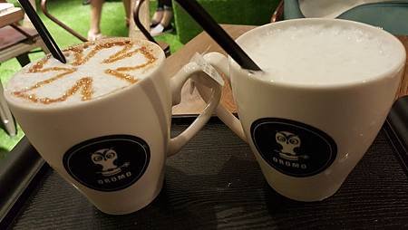 推薦台北好喝咖啡廳｜奧蘿茉 OROMO CAFE 北車店｜唯一有室內溜滑梯不限時、免費Wifi插座的咖啡廳
