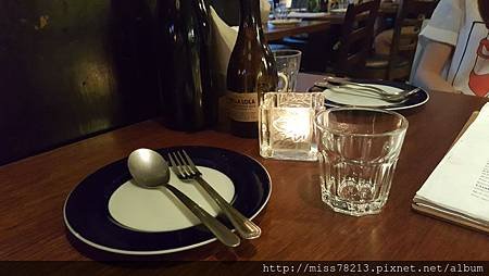 台北東區．PS Tapas 西班牙餐酒館｜好吃的西班牙海鮮燉飯調酒也調得好好喝我都醉拉｜推薦台北東區好吃好喝的酒吧餐廳