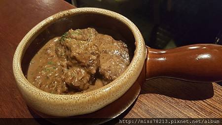 台北東區．PS Tapas 西班牙餐酒館｜好吃的西班牙海鮮燉飯調酒也調得好好喝我都醉拉｜推薦台北東區好吃好喝的酒吧餐廳
