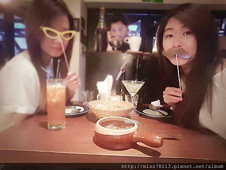 台北東區．PS Tapas 西班牙餐酒館｜好吃的西班牙海鮮燉飯調酒也調得好好喝我都醉拉｜推薦台北東區好吃好喝的酒吧餐廳