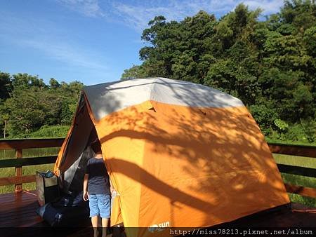 推薦台東露營的地方綺麗歌詩露營園區金剛山下消暑露營體驗射箭、釣魚、划船、玩溪水