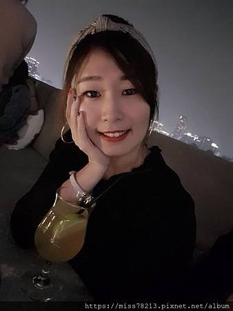 高雄高空酒吧SkyBar俯瞰85大樓夜景微醺很棒 英迪格酒店住宿初體驗推薦