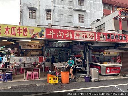 桃園龍潭美食景點【牛肉雄牛雜湯】龍元宮附近美食必喝牛雜湯還可續湯【菱潭街興創基地可愛市集】龍潭市區老字號美食