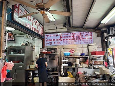 桃園龍潭美食景點【牛肉雄牛雜湯】龍元宮附近美食必喝牛雜湯還可續湯【菱潭街興創基地可愛市集】龍潭市區老字號美食