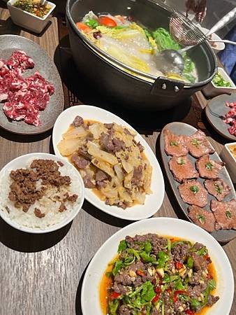 宣牛溫體牛肉火鍋