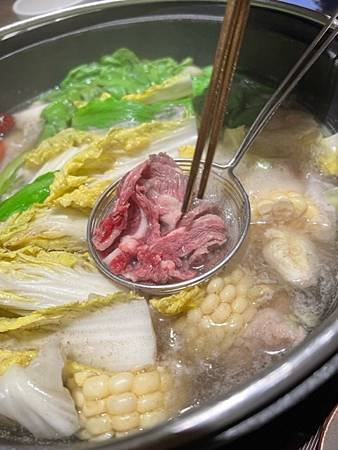 宣牛溫體牛肉火鍋