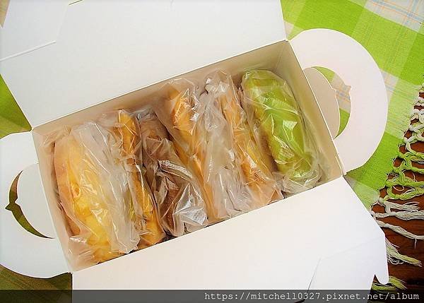 台中美食【真味上品】伴手禮推薦~手工鮮奶酪｜牛角麵包｜芋頭卷