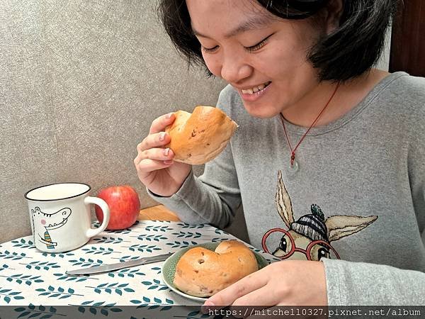 快速早餐推薦【查理布朗｜水嫩貝果】可甜可鹹的貝果早餐、下午茶