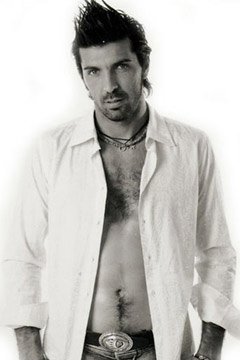 buffon-bw-sexy1.jpg