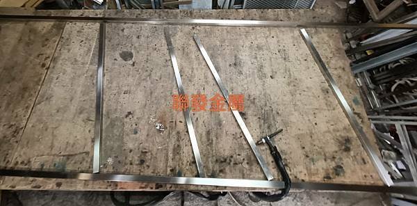 頂樓不銹鋼格柵封PC板