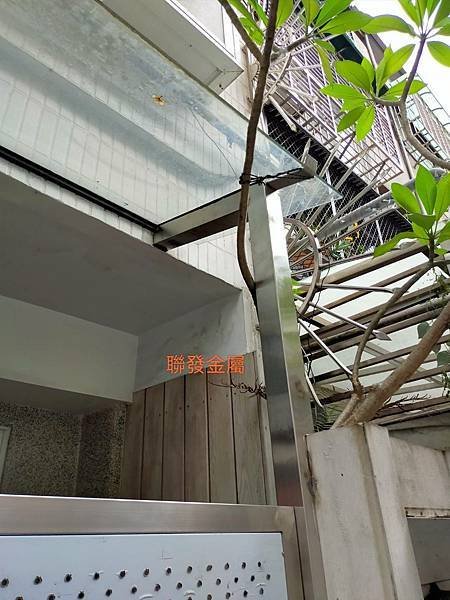 不銹鋼板覆蓋不銹鋼洞洞門@聯發金屬