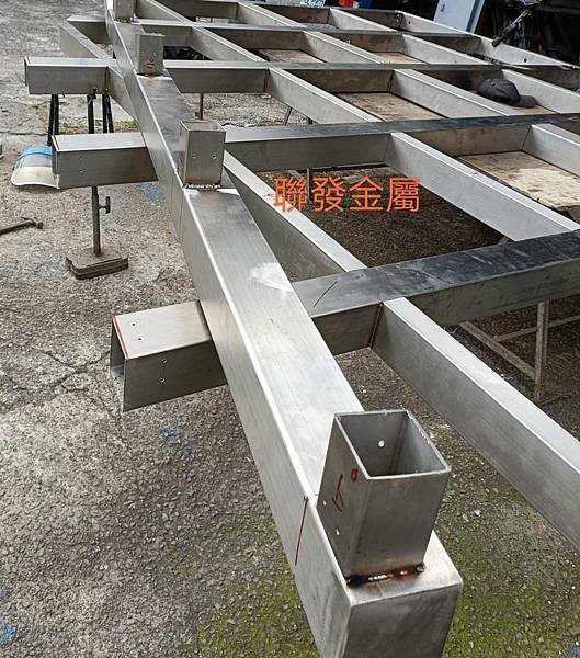 新店不銹鋼烤漆玻璃採光罩