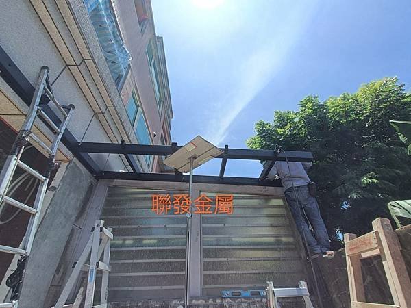 新店不銹鋼烤漆玻璃採光罩