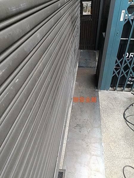 電動塑膠捲門鐵製(鏽蝕)地面收飾板@聯發金屬