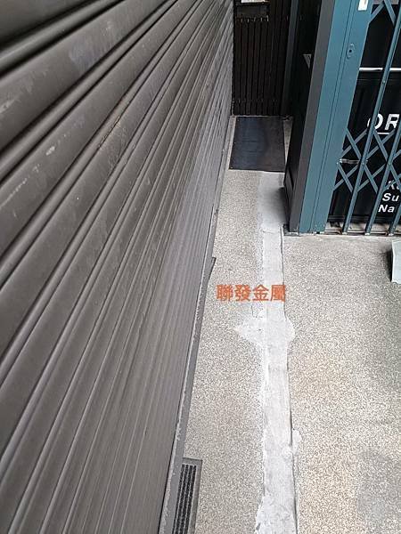 電動塑膠捲門鐵製(鏽蝕)地面收飾板@聯發金屬