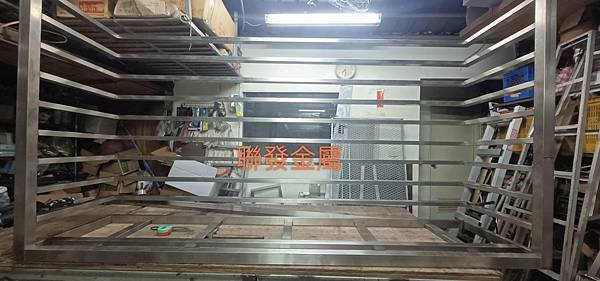 不銹鋼烤漆冷氣護籠