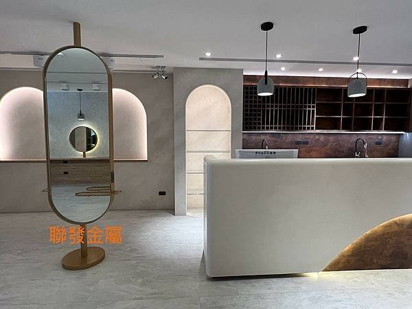 中山店造型金屬髮廊鏡櫃成品