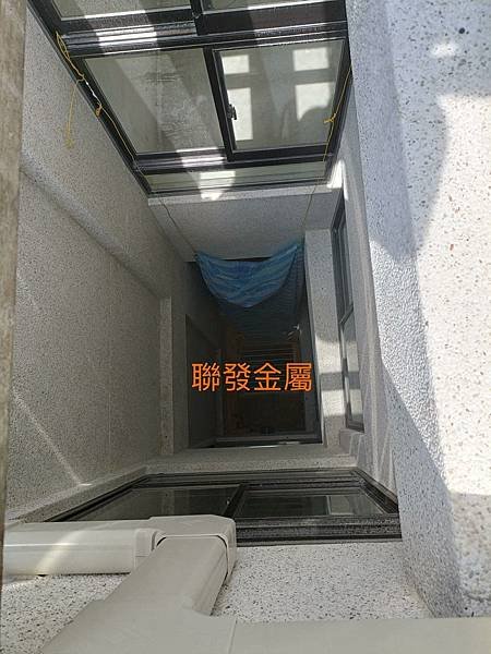 芎林玻璃採光罩格柵@聯發金屬